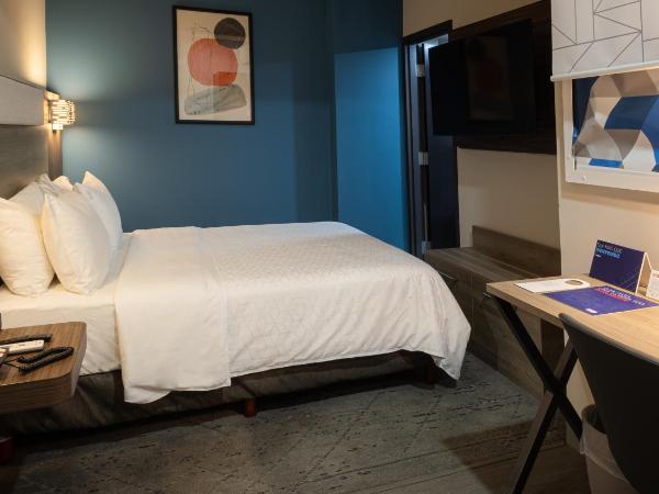 Holiday Inn Express Morelia Centro Historico : photo 1 de la chambre chambre standard lit queen-size