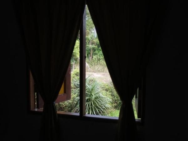 Sepat Village House by the Beach : photo 3 de la chambre chambre lit queen-size - vue sur jardin