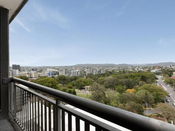 Hotel Grand Chancellor Brisbane : photo 6 de la chambre chambre lits jumeaux deluxe avec balcon