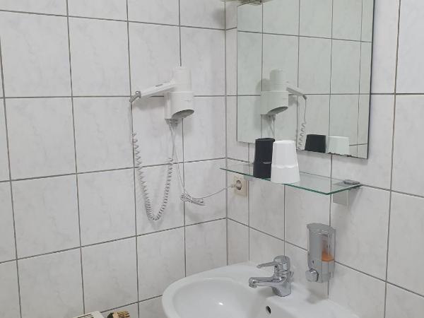 CityPark Aparthotel : photo 7 de la chambre chambre lit queen-size avec balcon