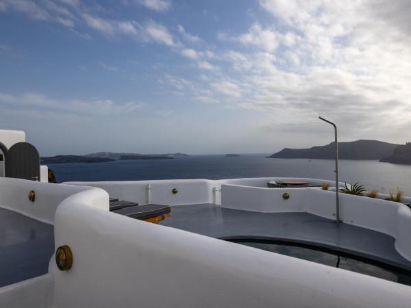 IKIES Santorini : photo 10 de la chambre maison the fisherman - vue sur caldera