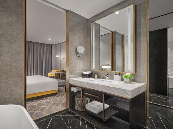 InterContinental Ningbo, an IHG Hotel : photo 4 de la chambre premium king room with lounge access and city view