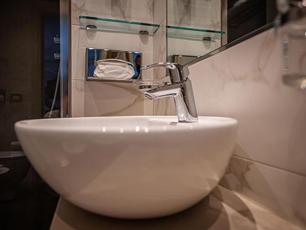 Hotel Ca' D'Oro : photo 9 de la chambre chambre double de luxe avec lit à baldaquin