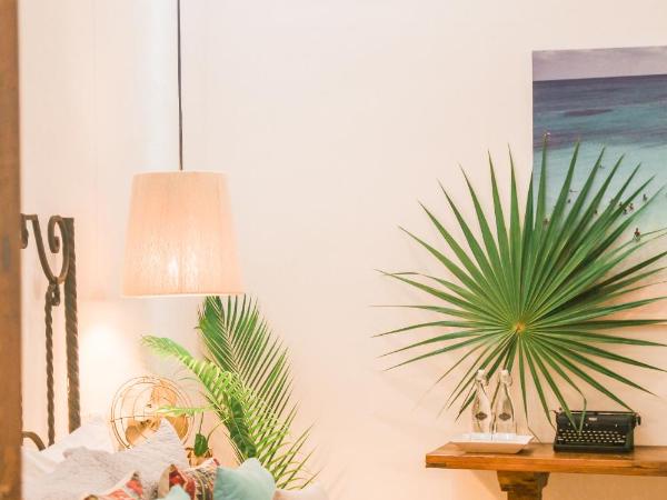 The Diplomat Boutique Hotel : photo 9 de la chambre suite deluxe avec lit king-size