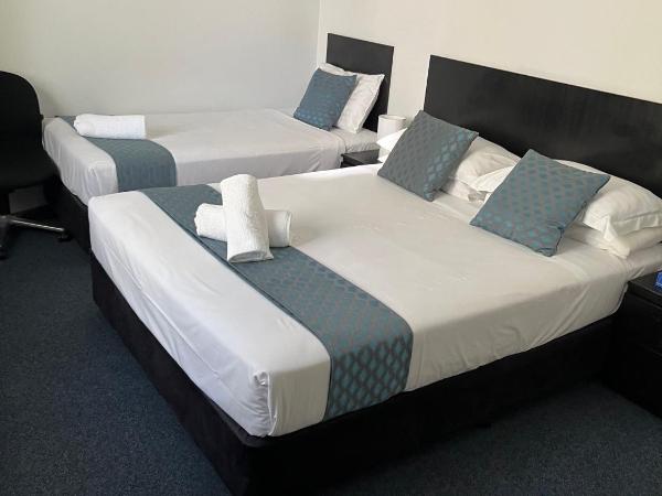 Greenwich Inn Motel : photo 1 de la chambre chambre triple