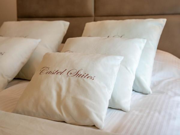 Castelsuites : photo 2 de la chambre chambre double deluxe avec douche