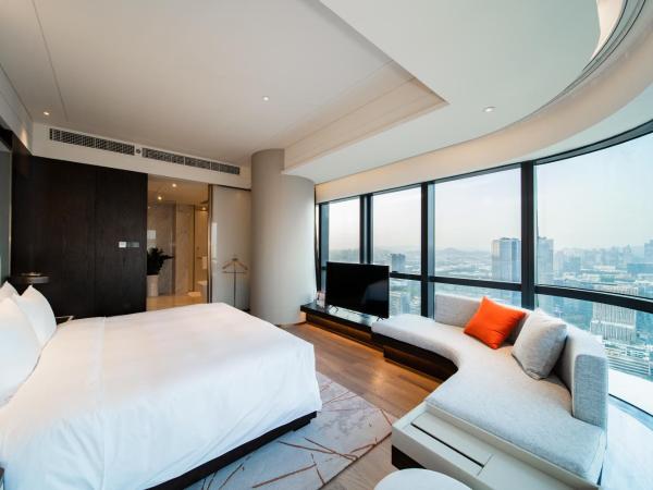 Crowne Plaza Shenzhen Nanshan, an IHG Hotel : photo 6 de la chambre chambre king standard avec vue sur ville