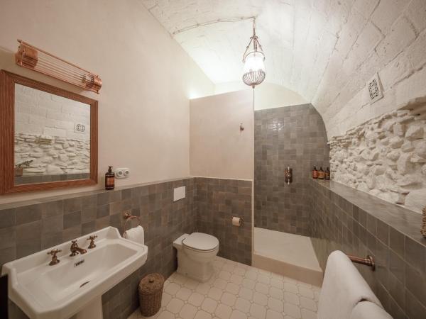 Castell de Vallgornera : photo 3 de la chambre chambre double avec terrasse