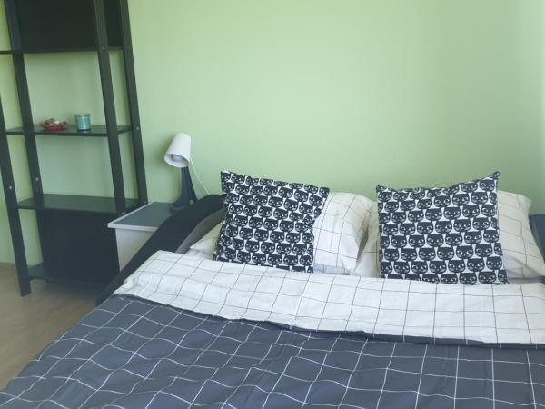 ClickOnTheCozyLime room pokoje Czechów : photo 3 de la chambre chambre double standard avec salle de bains commune