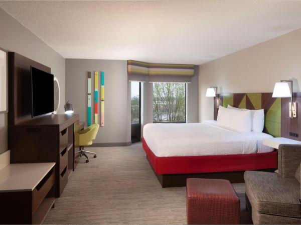 Hampton Inn & Suites-Atlanta Airport North-I-85 : photo 2 de la chambre suite 1 chambre lit king-size avec canapé-lit - non-fumeurs