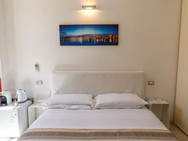 Onlyrooms II - Old Town & Typical Food : photo 7 de la chambre chambre double avec salle de bains privative