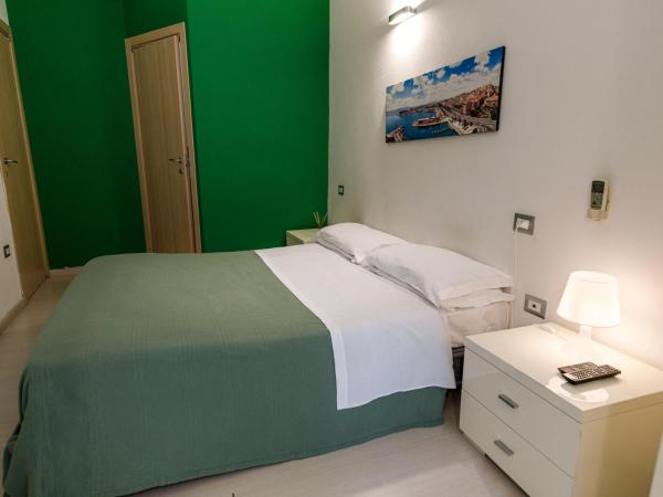 Onlyrooms II - Old Town & Typical Food : photo 7 de la chambre chambre double avec salle de bains privative