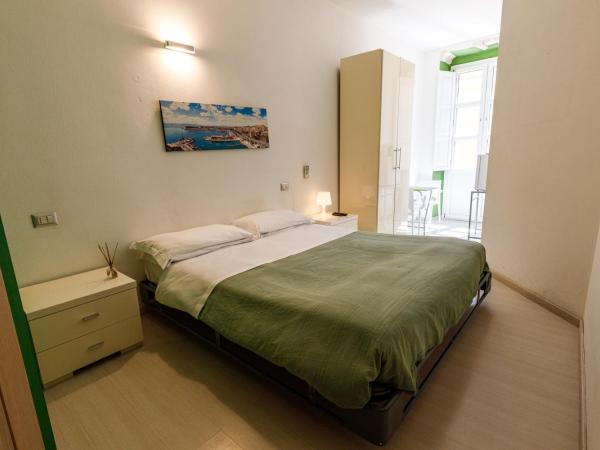 Onlyrooms II - Old Town & Typical Food : photo 5 de la chambre chambre double avec salle de bains privative