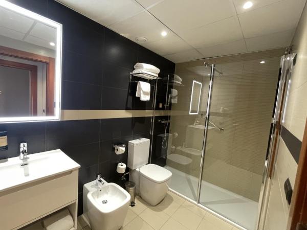 Hotel San Fermín Pamplona : photo 6 de la chambre chambre lits jumeaux