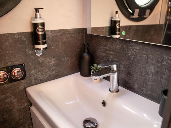 The Homeboat Company Sant'Elmo-Cagliari : photo 1 de la chambre bateau 1 cabine