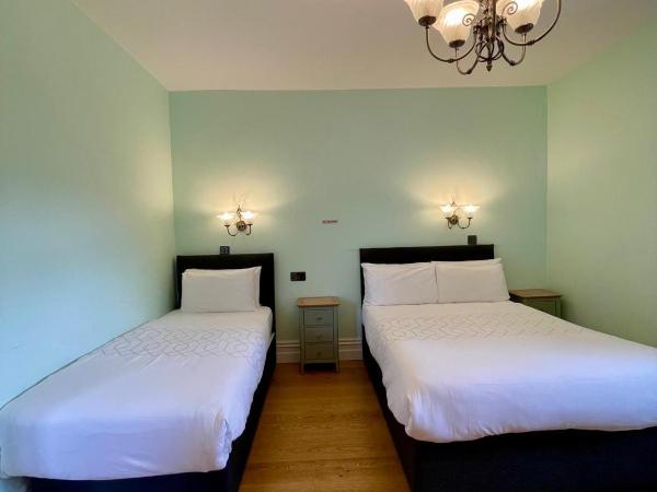 Shandon Bells Guest House : photo 2 de la chambre chambre triple