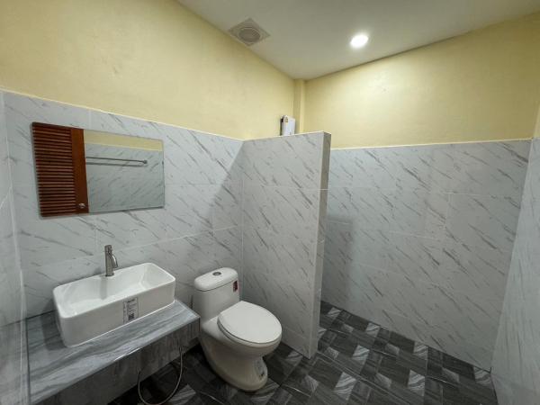 พัชรี รีสอร์ท ภูเก็ต Patcharee Resort Phuket : photo 6 de la chambre chambre familiale