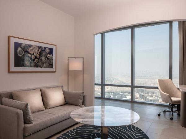 The First Collection at Jumeirah Village Circle, a Tribute Portfolio Hotel : photo 1 de la chambre horizon suite with nest club lounge and soluna beach club access