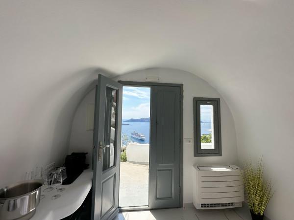 Dagaz Suites : photo 1 de la chambre chambre double - vue sur caldera