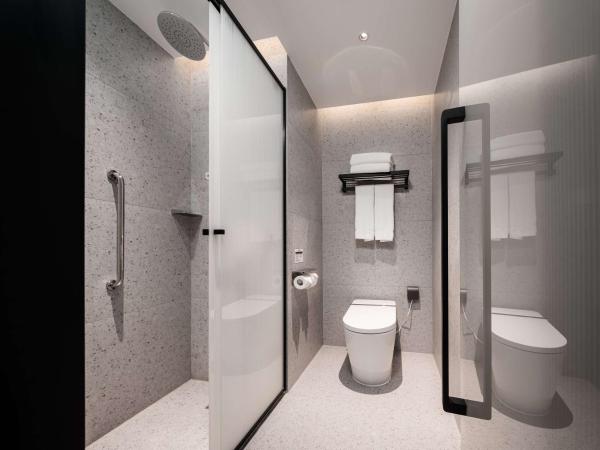 Hilton Garden Inn Beijing Temple Of Heaven East Gate Station : photo 3 de la chambre chambre lit king-size avec canapé-lit