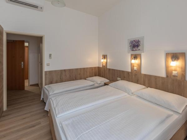 Hotel Terminus : photo 4 de la chambre chambre triple