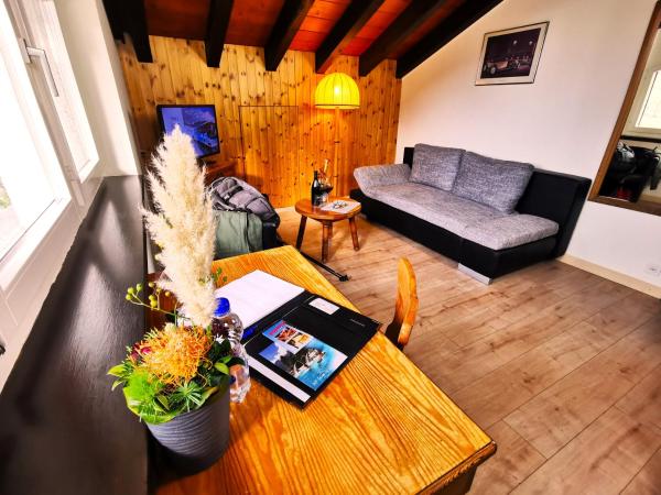Hotel Alpenblick-Leukerbad-Therme : photo 1 de la chambre suite junior avec balcon - accès au spa et au téléphérique
