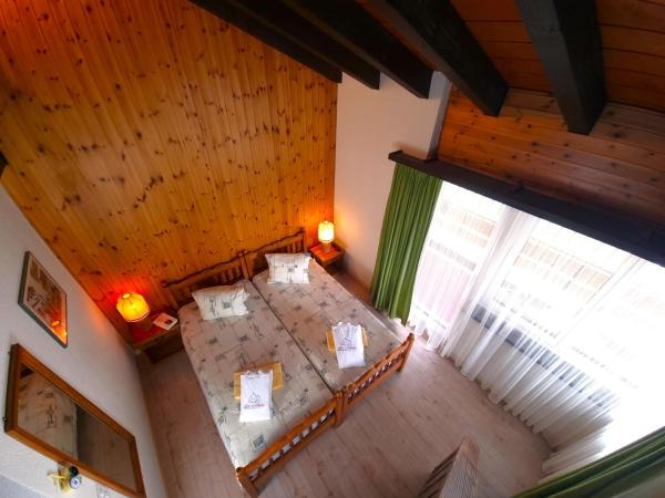 Hotel Alpenblick-Leukerbad-Therme : photo 4 de la chambre suite junior avec balcon - accès au spa et au téléphérique