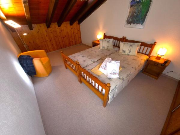 Hotel Alpenblick-Leukerbad-Therme : photo 4 de la chambre chambre familiale avec accès au spa et au téléphérique