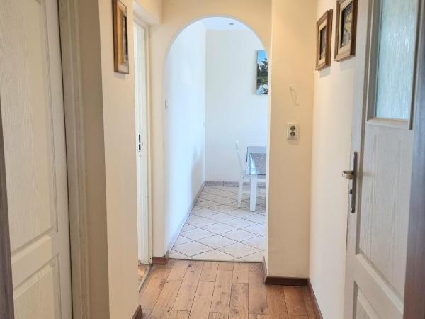 Hostel Rumiankowy Airport Hostel : photo 6 de la chambre chambre triple avec salle de bains commune