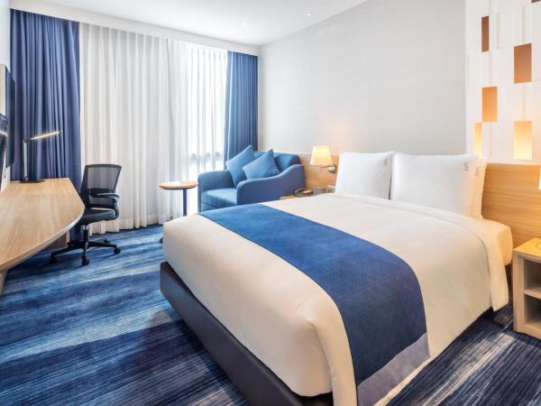 Holiday Inn Express Bangkok Soi Soonvijai, an IHG Hotel : photo 1 de la chambre chambre standard