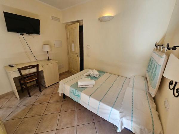 Emerald Coast Hotel : photo 4 de la chambre chambre simple