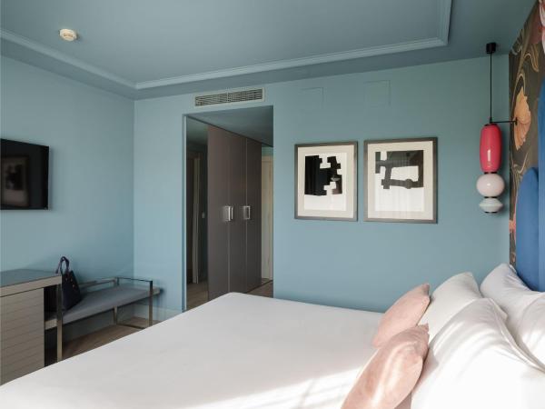 Hotel Antik San Sebastián : photo 6 de la chambre chambre familiale standard