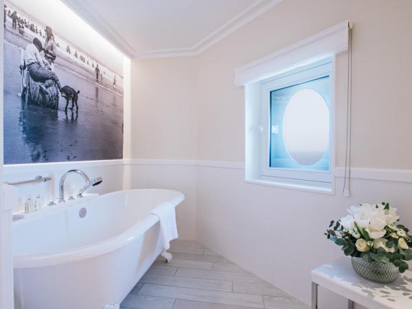 Hôtel du Palais Biarritz, in The Unbound Collection by Hyatt : photo 3 de la chambre suite sur le toit