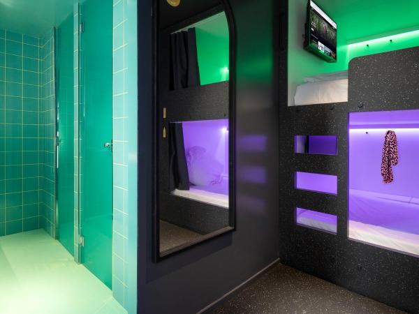 AMISTAT City Hostel Barcelona : photo 2 de la chambre cabin xl ensuite in mixed dorm