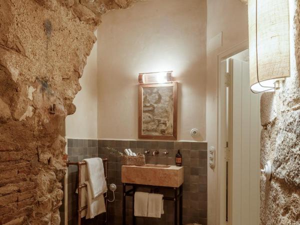 Castell de Vallgornera : photo 5 de la chambre chambre double deluxe