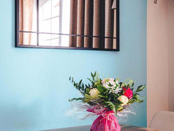 Le Suffren Hôtel : photo 4 de la chambre chambre prestige avec balcon - vue sur port de plaisance