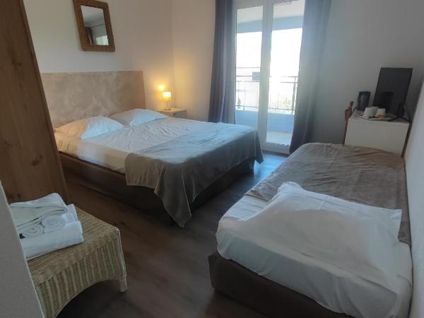 L'Aiglon Bylitis : photo 4 de la chambre chambre triple