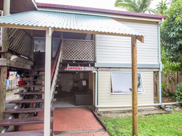 Ryan's Rest Boutique Accommodation : photo 3 de la chambre chambre simple basique avec salle de bains commune