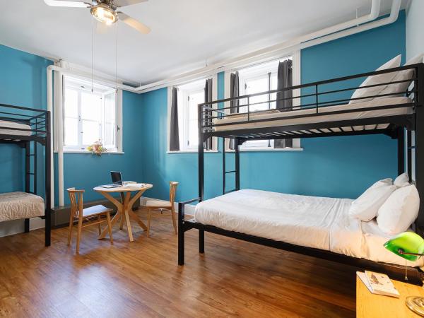 Auberge Internationale de Quebec - HI CANADA : photo 4 de la chambre chambre familiale avec salle de bains privative