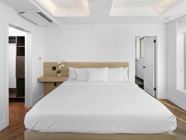 Riverside Tower Hotel : photo 1 de la chambre suite penthouse avec balcon - vue sur rivière