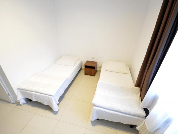 Twój Hostel Klimczoka 7 : photo 2 de la chambre chambre lits jumeaux avec salle de bains commune