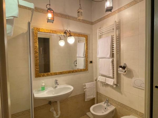 Ai Savoia B&B - Guest House : photo 6 de la chambre chambre double supérieure