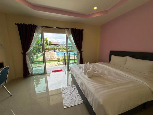พัชรี รีสอร์ท ภูเก็ต Patcharee Resort Phuket : photo 6 de la chambre chambre lit king-size - vue sur piscine