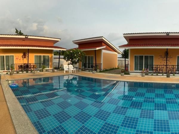 พัชรี รีสอร์ท ภูเก็ต Patcharee Resort Phuket : photo 7 de la chambre chambre lits jumeaux - vue sur piscine