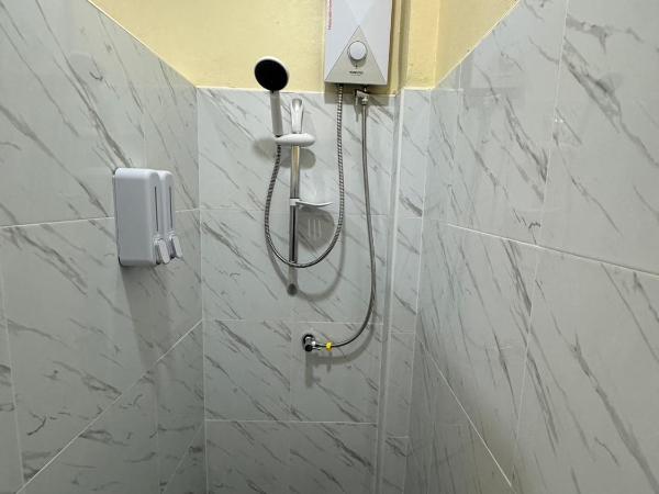 พัชรี รีสอร์ท ภูเก็ต Patcharee Resort Phuket : photo 2 de la chambre suite lit king-size - vue sur piscine