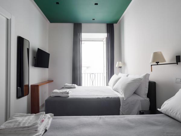 Weaver Suites By Dimorra : photo 2 de la chambre chambre triple classique