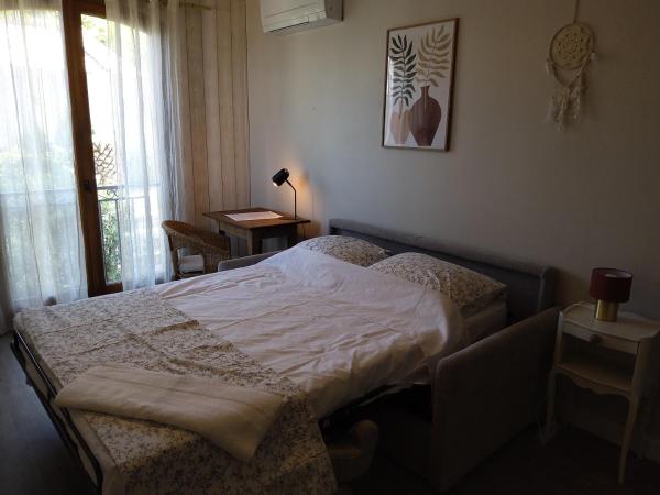 Chez Mo T1 indépendant avec son jardin privatif : photo 2 de la chambre chambre double avec terrasse