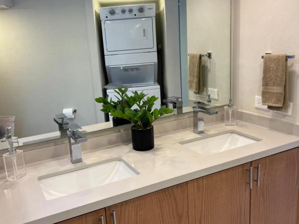 Vidalia - Modern Condos with Rooftop Terrace and Gym : photo 5 de la chambre appartement avec vue