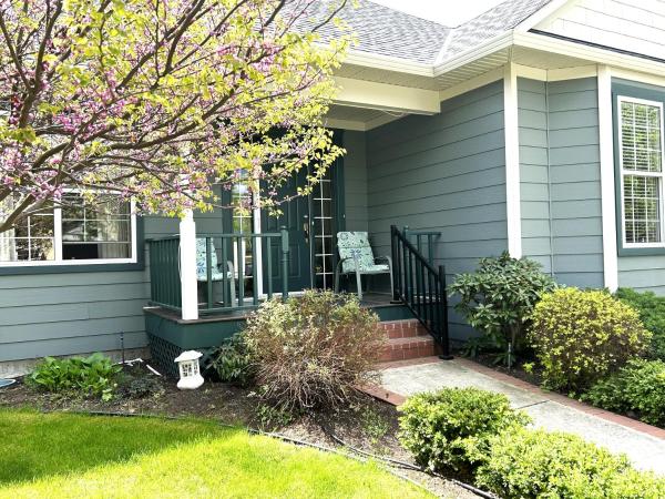 Serenity Valley Homestead of Kelowna : photo 1 de la chambre chambre familiale - vue sur montagne