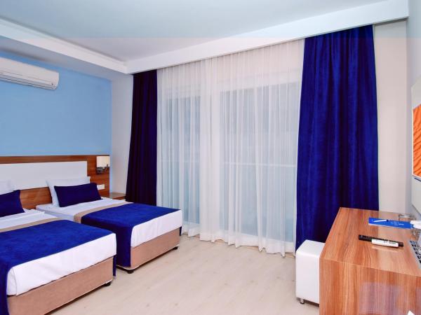 Kleopatra Ramira Hotel - All Inclusive : photo 4 de la chambre chambre triple standard (2 adultes + 1 enfant)